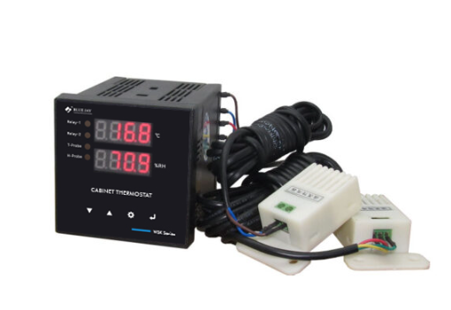 Digital thermohygrostat for electrical enclosures