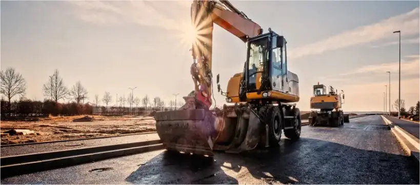Electric wheeled excavator